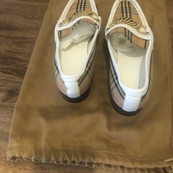 Authentic Burberry plaid loafers. New in box never worn. Just tried on. Msrp$620 - Picture 9 of 10